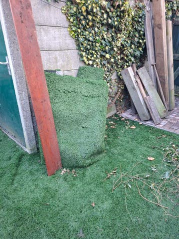 Rol kunstgras 40 mm. 2x3m. Gebruikt voetbalgras.