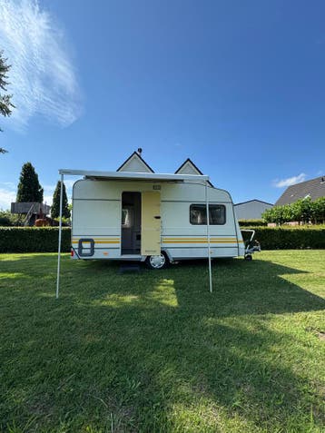 knaus Caravan met luifel