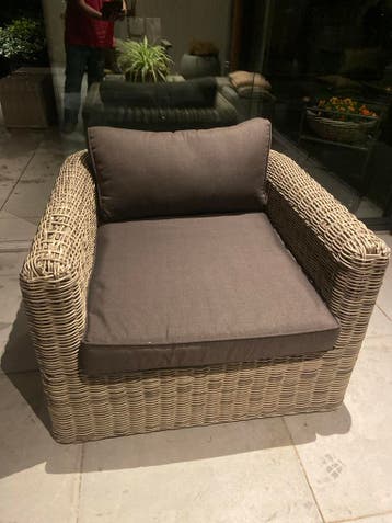 Gratis fauteuil rotan inclusief kussen