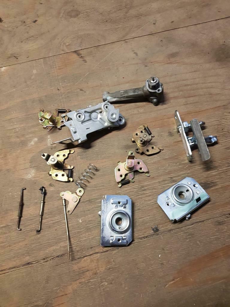 Porsche 911 sloten en slotmechanismes etc, Auto-onderdelen, Carrosserie en Plaatwerk, Ophalen of Verzenden, Voor, Porsche