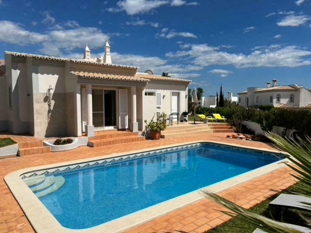 Bungalow Algarve met eigen zwembad., Vakantie, Dorp, 2 slaapkamers, Algarve, Open haard