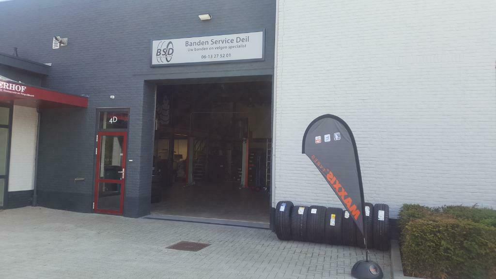 Nieuwe zomerbanden inclusief montagé 12 / 13 / 14 / 15 inch., Ophalen, Vredestein, 15 inch, Michelin