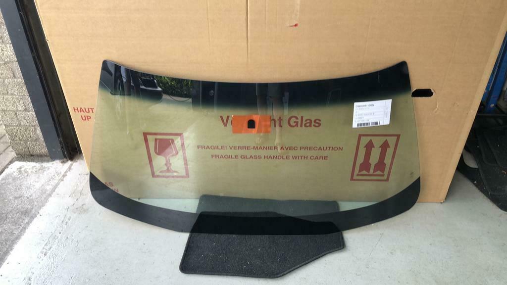 Voorruit ford mustang fastback 1968/1972 nieuwe ruit, Ophalen, Ford