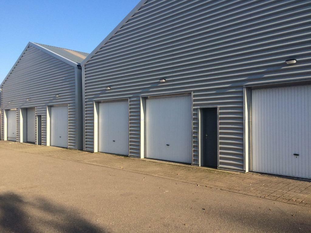 Te Huur Garage/Bedrijfs/Opslag ruimte