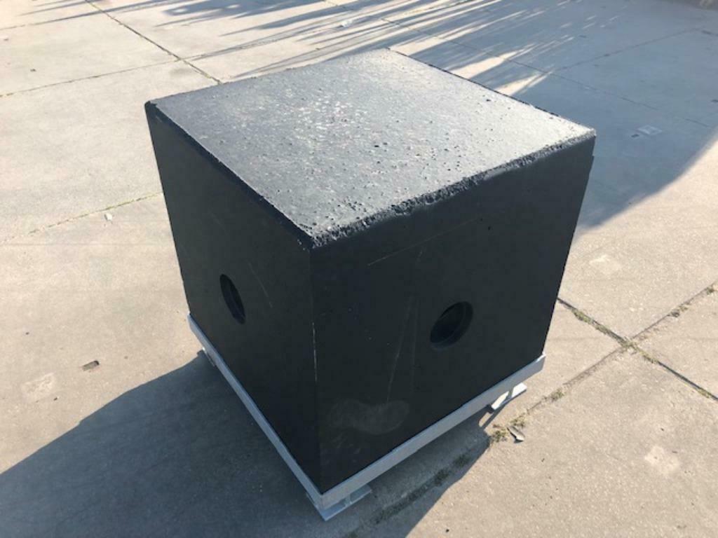 Betonblok Ballastblok 1200 kilo tent blokken Roadblock, Ophalen of Verzenden, Nieuw