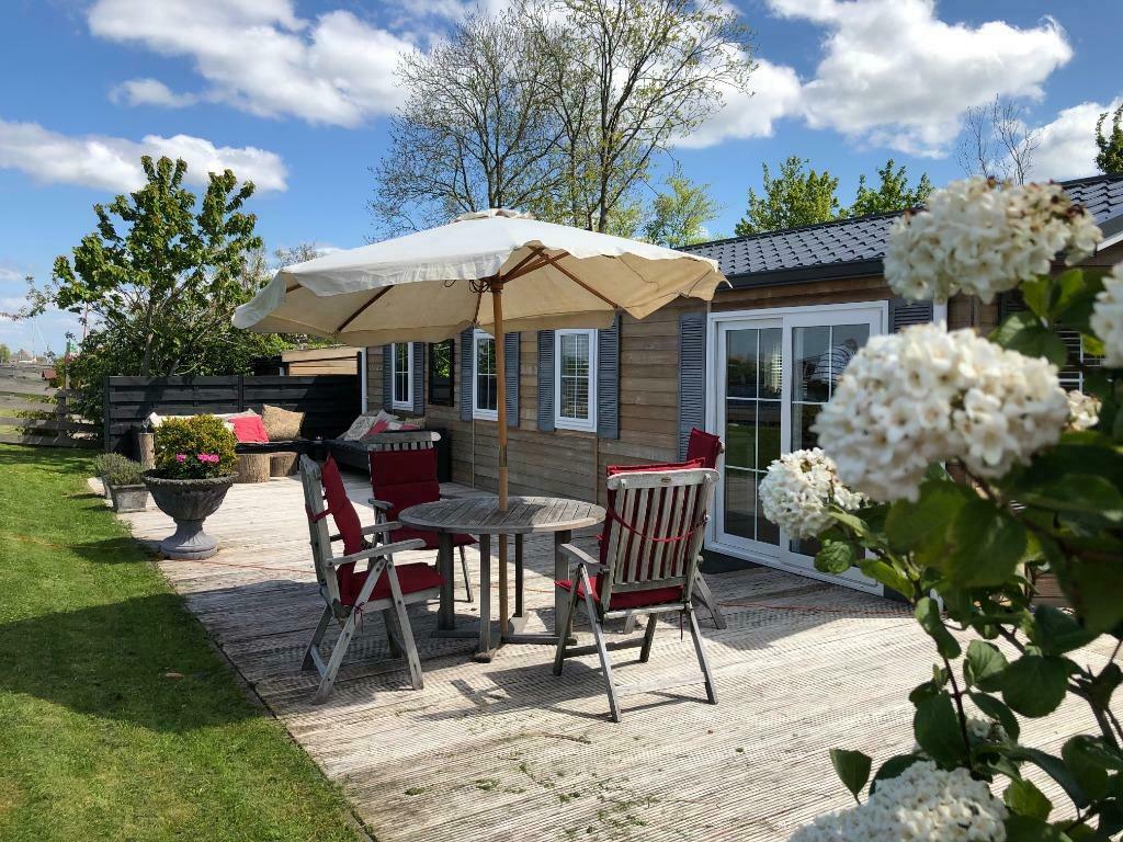 Heerlijk vakantiehuisje in Grou aan het water. (4 pers), 2 slaapkamers, Recreatiepark, Friesland, Chalet, Bungalow of Caravan