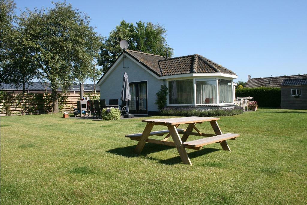 Te huur vakantiehuis in Langweer direct aan het water, Friesland, Chalet, Bungalow of Caravan, Aan meer of rivier, Eigenaar