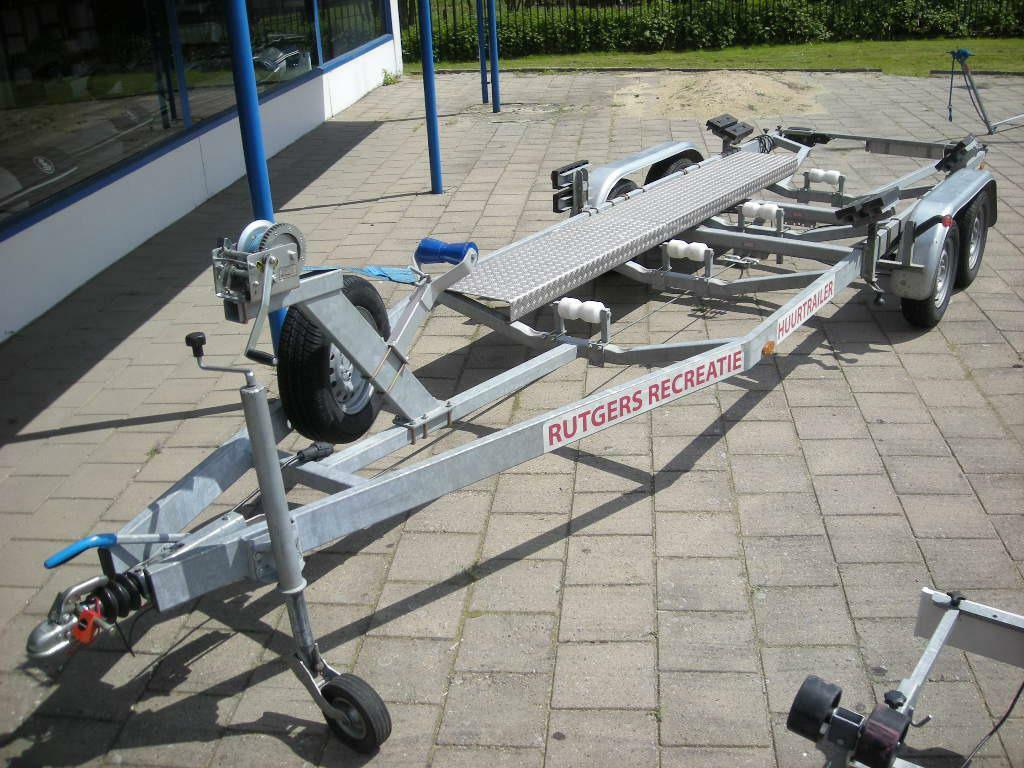 Verhuur boottrailers tot 2700 kg., Watersport en Boten, Boottrailers, Ophalen, Nieuw, Kielboottrailer