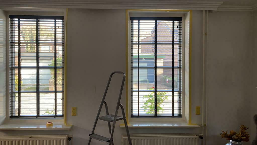 Schilder & onderhoudsschilder biedt zich aan, Garantie, Behangen