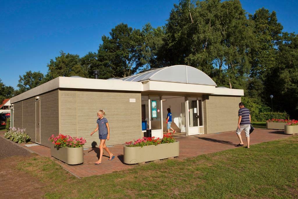 Zoekt u een plaats voor uw stacaravan of chalet?, Wasmachine, Aan meer of rivier, Landelijk