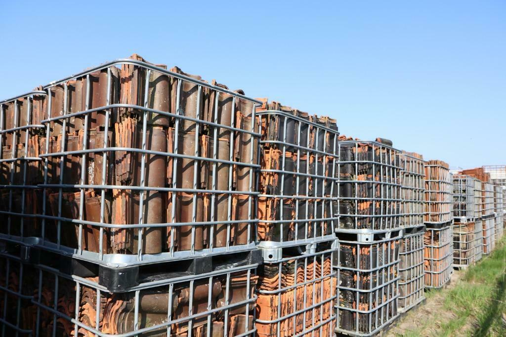 40.000 stuks Romaanse dakpannen in verschillende partijen., Ophalen, Gebruikt, Info@walstra.nl, Walstra