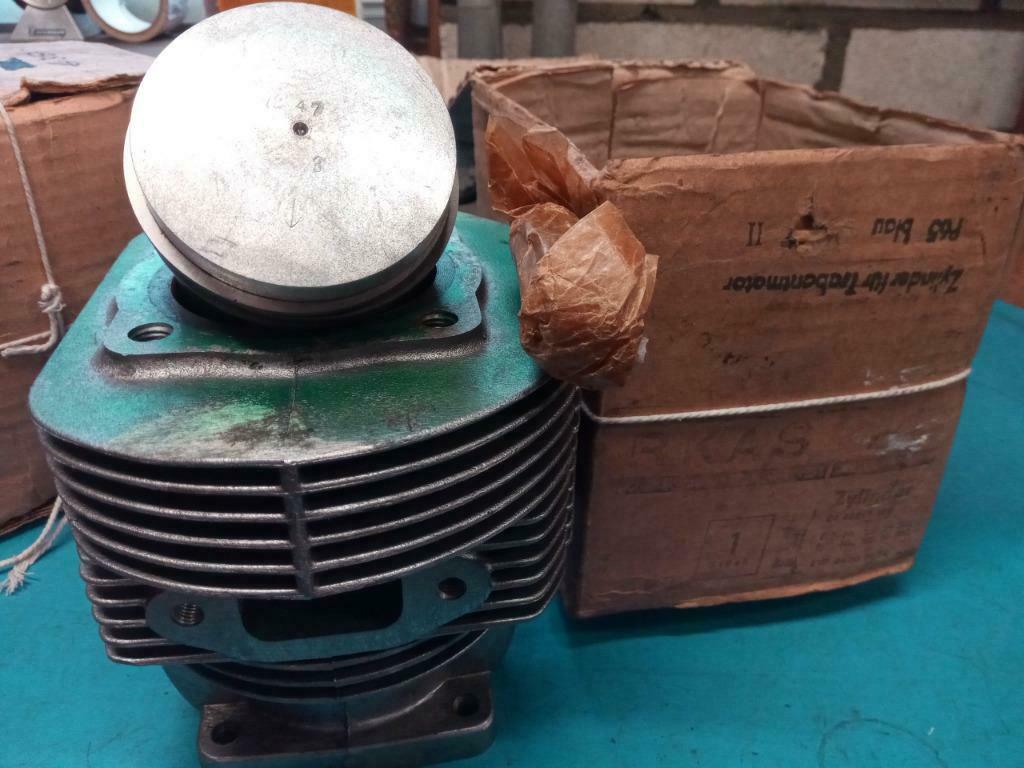 nieuw cilinder set met nieuwe zuigers trabant, Ophalen, Nieuw, Oldtimer onderdelen