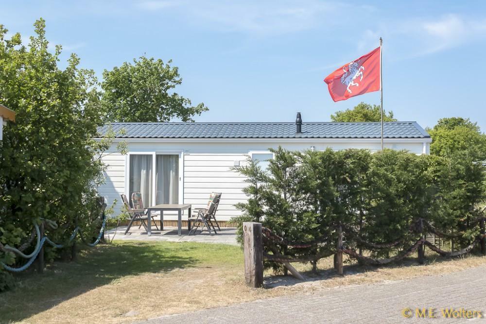 chalet op Ameland of Terschelling, 5 personen, Tv, 2 slaapkamers, Recreatiepark
