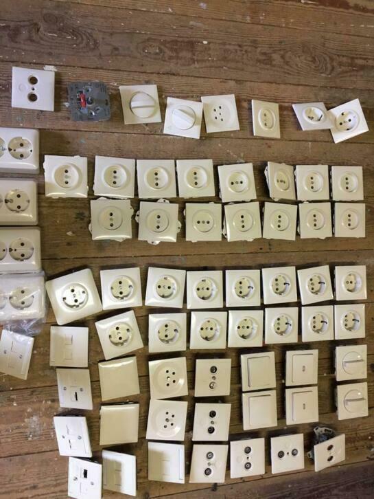 Veel Gira inbouw opbouw stopcontacten schakelmateriaal, ., Nieuw, Ophalen of Verzenden, .