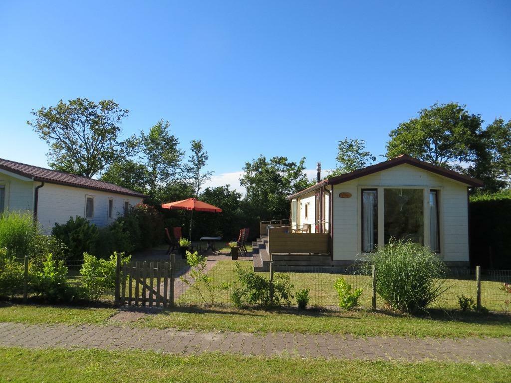Te Huur:Chalet"De Nuvere Stee"op Texel, bij De Dennenbossen, 2 slaapkamers, Waddeneilanden, Recreatiepark, Aan zee