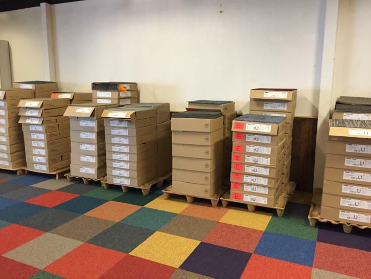 Desso Tapijttegels  €1,- per stuk, Ophalen, Crème, 75 m² of meer, Nieuw