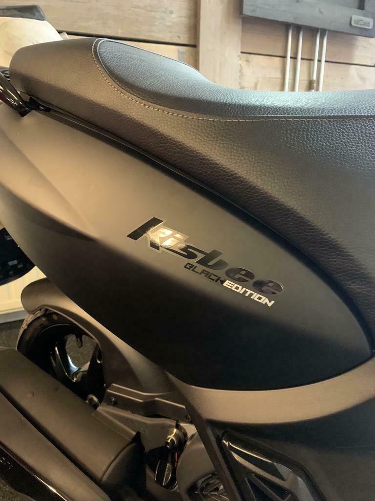 Gebro scooters: Peugeot kisbee 45 25 KM NIEUW streetzone, Overige modellen, Maximaal 45 km/u, Nieuw, Ophalen of Verzenden