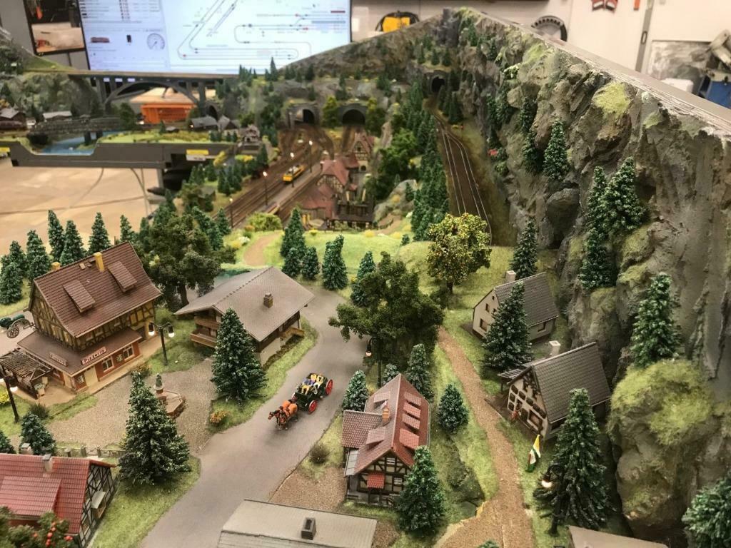 VOOR HET ONTWERP EN BOUW EN VERKOOP VAN MODELSPOORBANEN H0, Ophalen, Nieuw, Gelijkstroom of Wisselstroom, Overige merken