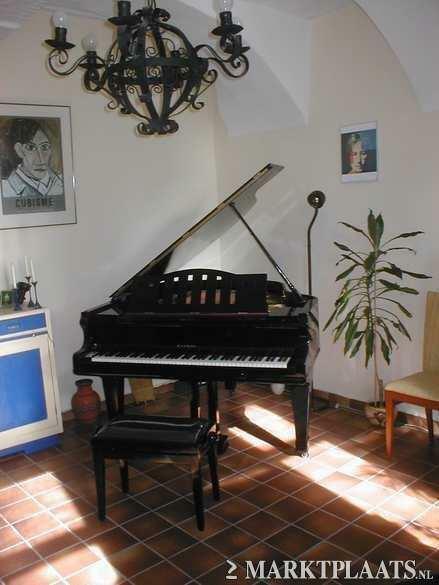 Op zoek naar een goede betaalbare piano ? Bel: 06-83891100, Ophalen, Zwart, Zo goed als nieuw, Piano