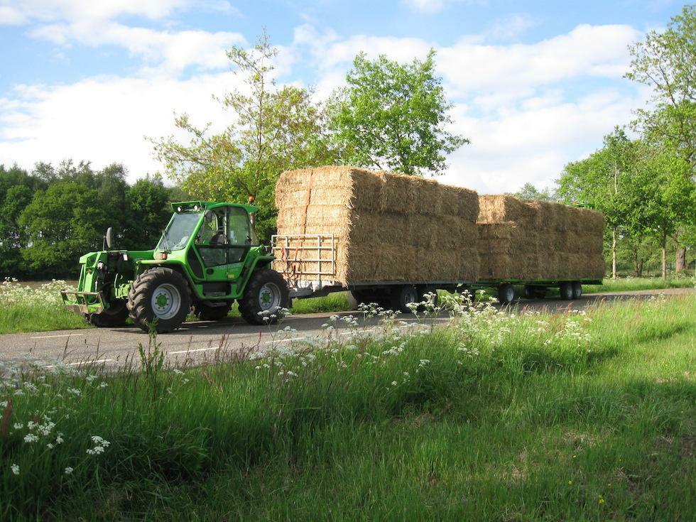 stro grote balen, Ophalen