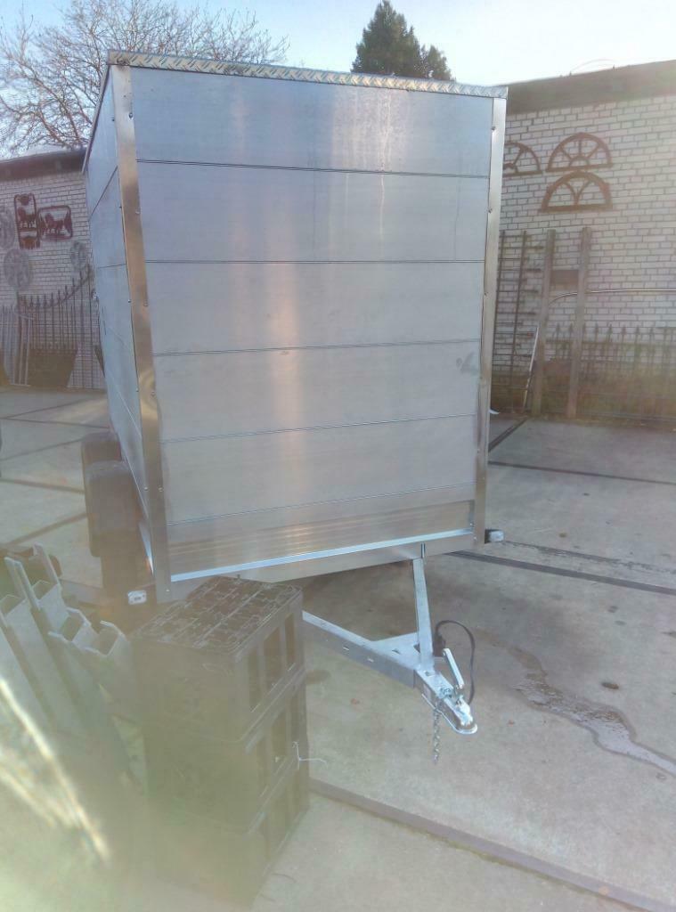 ongeremde gesloten aanhangers diverse uit voerringen € 2060, Ophalen, Nieuw