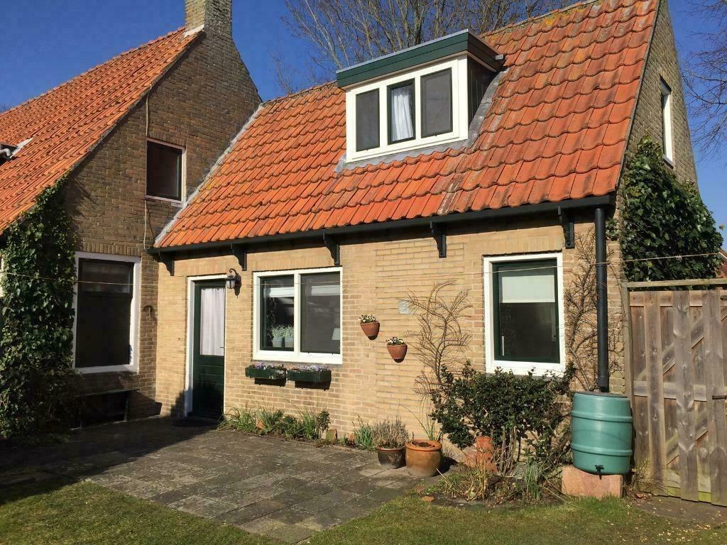 Vakantiewoning Ameland v.a. €325,= voorjaarsvakantie kunst, Vakantie, Vakantiehuizen | Nederland, 2 slaapkamers, Waddeneilanden