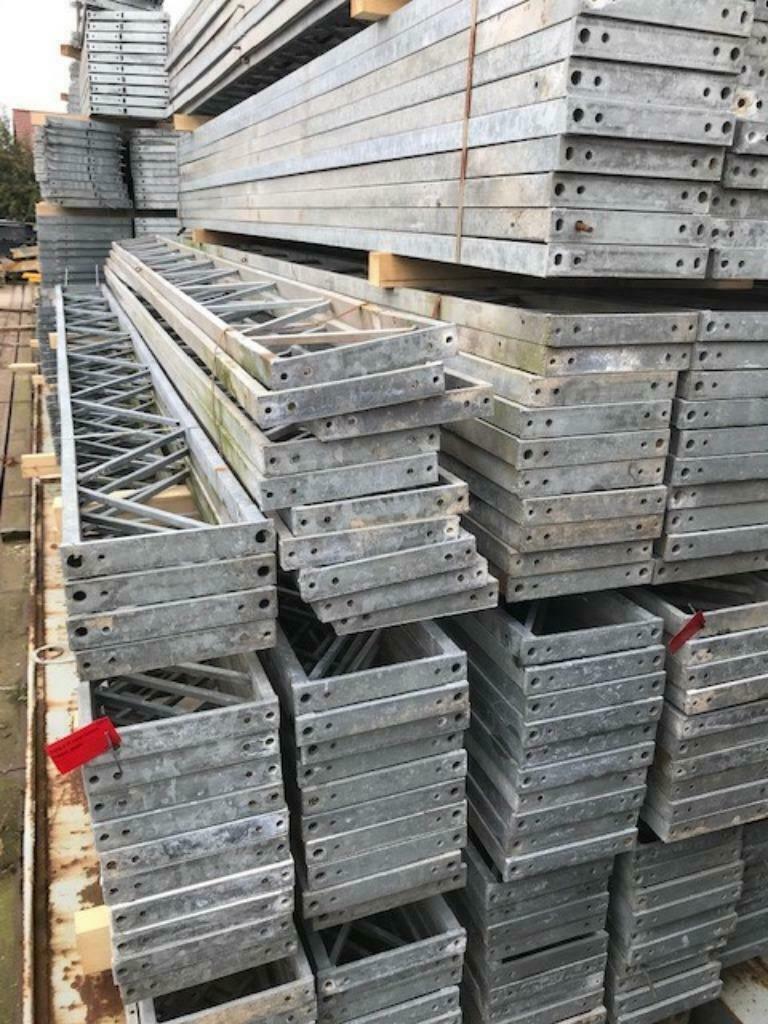 SPANTEN (TRALIES) Z.G.A.N. GEGALVANISEERD 4.70M BREED, Koop, Bedrijfsruimte