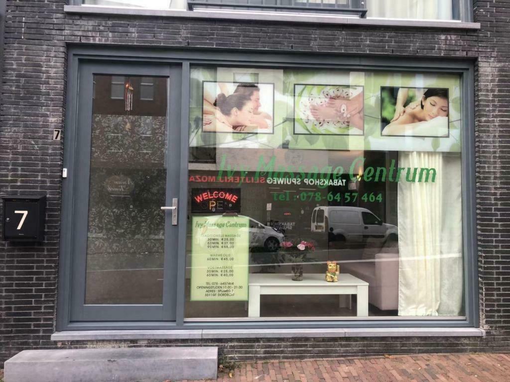 Massage Dordrecht ; Ivy Massage Centrum    Spuiweg 7, Stoelmassage