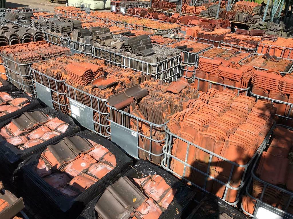 Gebruikte dakpannen gevelpannen & nokvorsten nokvorst dakpan, Doe-het-zelf en Verbouw, Dakpannen en Dakbedekking, Ophalen, Gebruikt