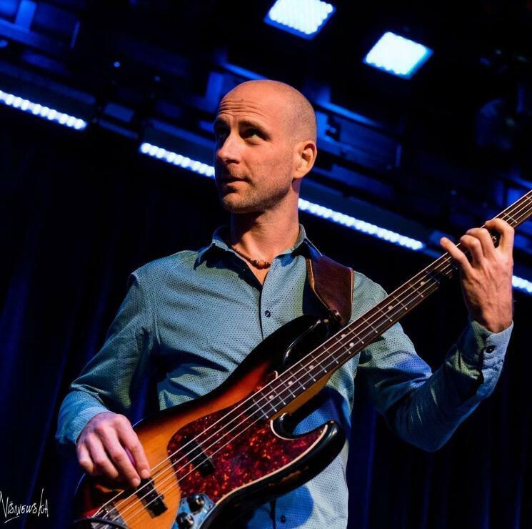 Basles Den Haag (ook online)basgitaar/contrabas, Privéles, Snaarinstrumenten