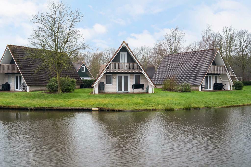 MOOI VAKANTIEHUIS AAN HET WATER ,BESTE VISPLEK, Open haard, Chalet, Bungalow of Caravan, Eigenaar, 6 personen