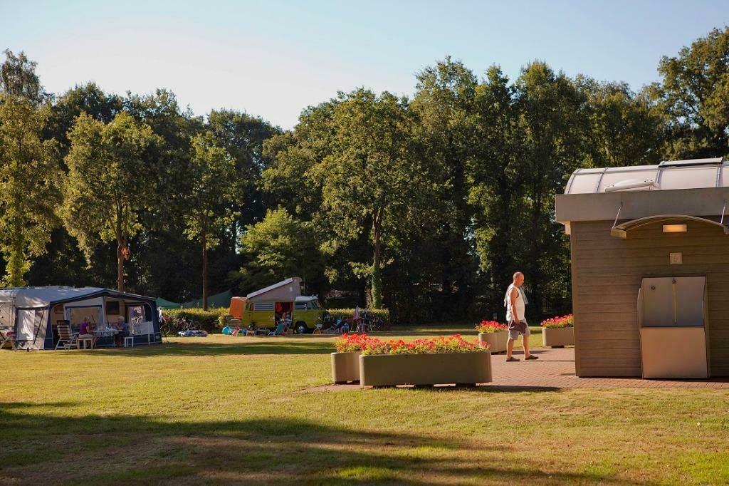 Zoekt u een plaats voor uw stacaravan of chalet?, Wasmachine, Aan meer of rivier, Landelijk