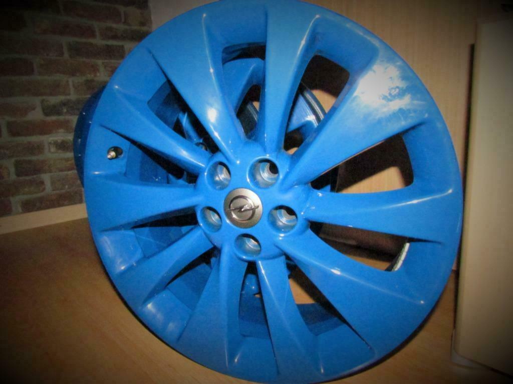 Mooie blauwe Velgen te koop! IN PRIJS VERLAAGD!, Ophalen, 18 inch, 215 mm, Velg(en)
