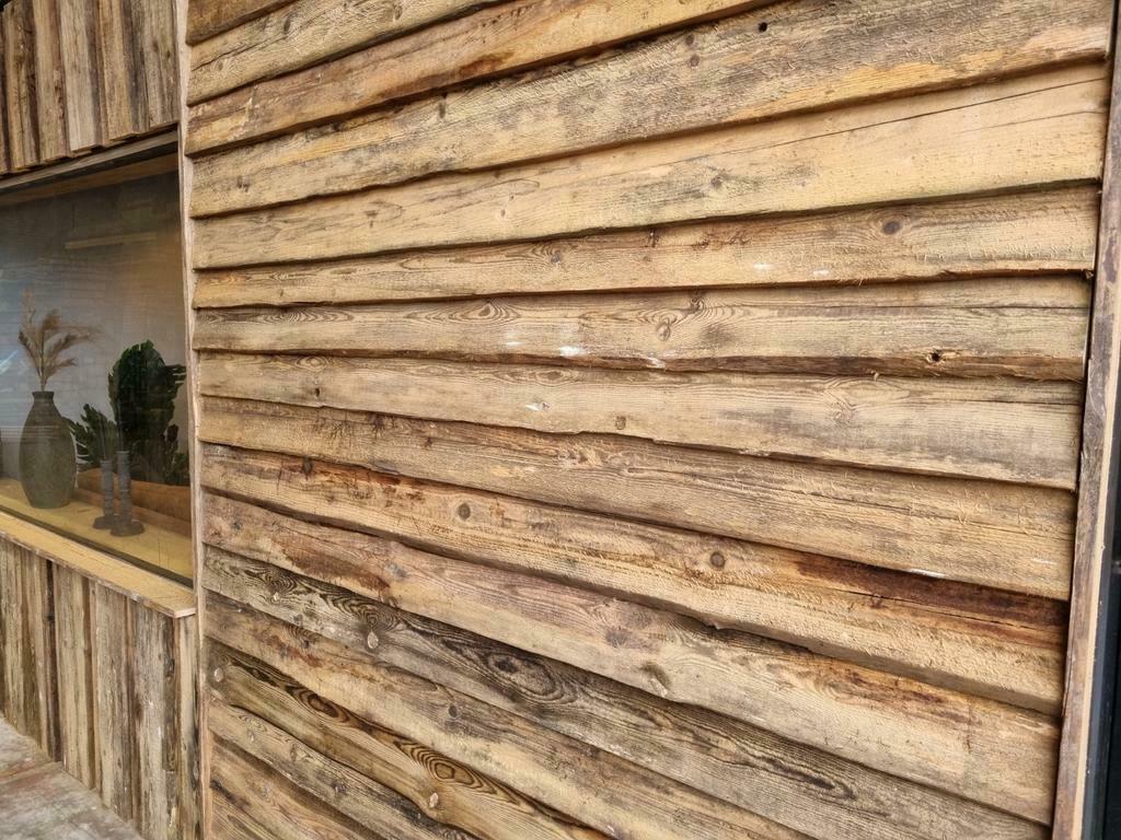 grenen wandbekleding gezaagd uit oude balken., Gebruikt, Minder dan 25 mm, Grenen, Ophalen of Verzenden