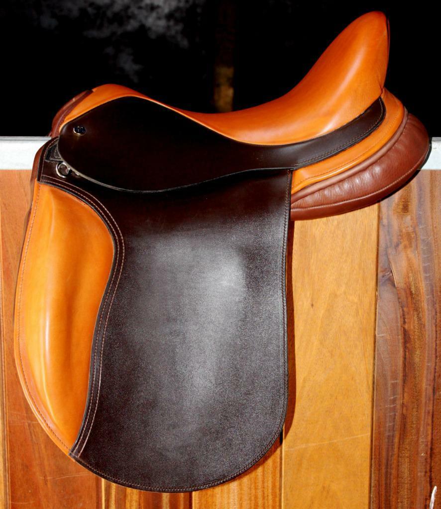 Diverse zadels, Ophalen, Nieuw