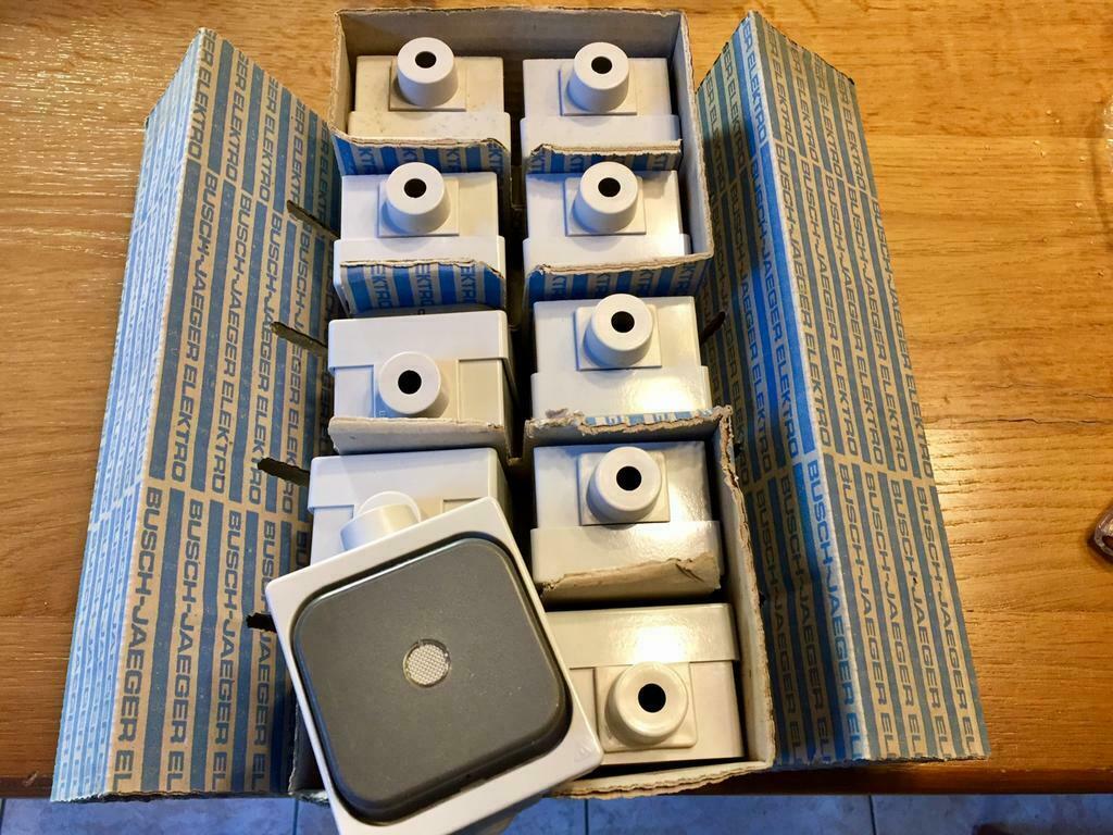 Nieuwe Busch jaeger opbouw schakelaars spatwaterdicht, Ophalen of Verzenden, Nieuw, Schakelaar