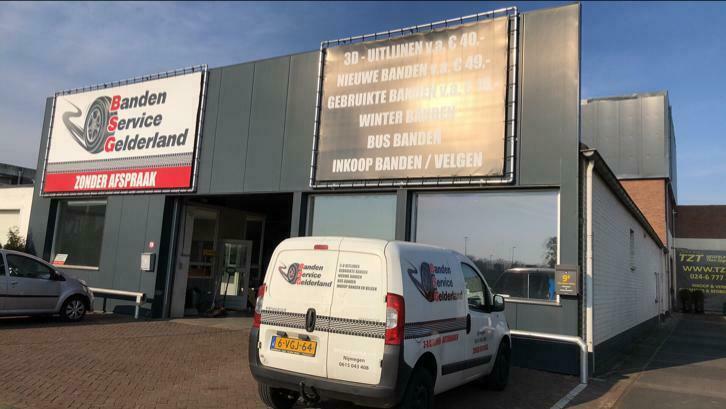 215 55 16 225 55 16 205 60 16 225 50 16 205 65 16 235 60 16, Auto-onderdelen, Banden en Velgen, Ophalen