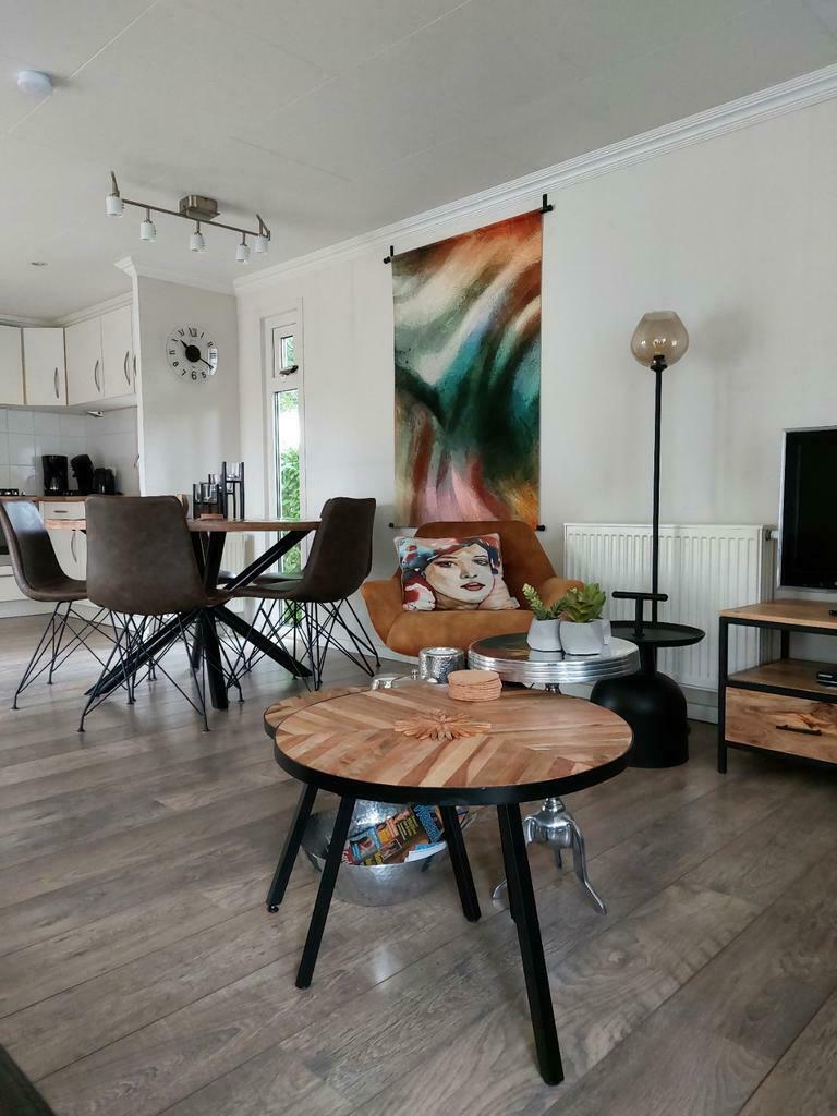 Vanaf 1 juli 2026 sfeervol chalet te huur in Limburg, 2 slaapkamers, Limburg, Recreatiepark, Aan meer of rivier