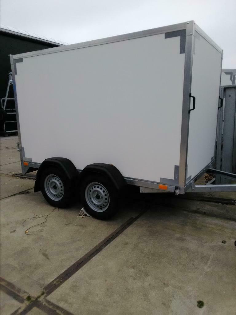 ongeremde gesloten aanhangers diverse uit voerringen € 2060, Ophalen, Nieuw