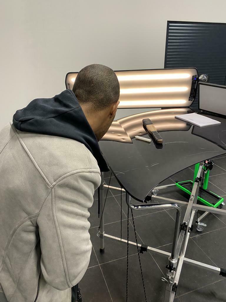 Curses Uitdeuken Zonder Spuiten, Diensten en Vakmensen