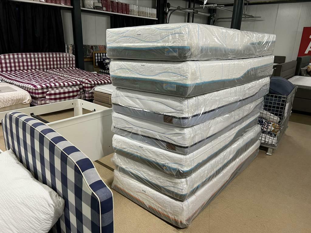 M-line matras 4,5,6,7,8 outlet event. Auping Hästens tempur
