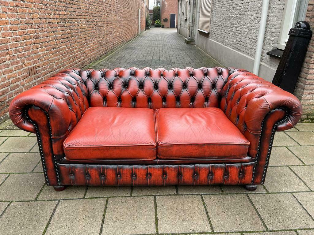 Chesterfield bank roodbruin  GRATIS BEZORGD!!, Huis en Inrichting, Banken | Bankstellen, Gebruikt, 150 tot 200 cm, Tweepersoons
