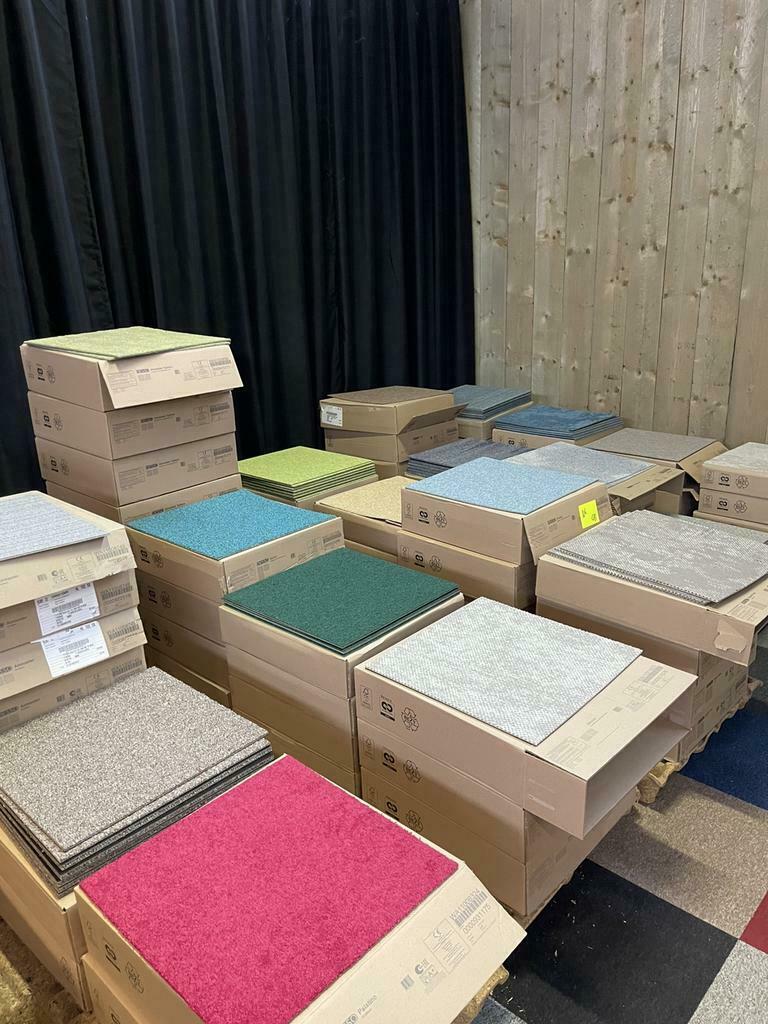 Tapijttegels nieuw Tarkett Desso project kwaliteit, Ophalen, Nieuw, 75 m² of meer, Tapijttegels