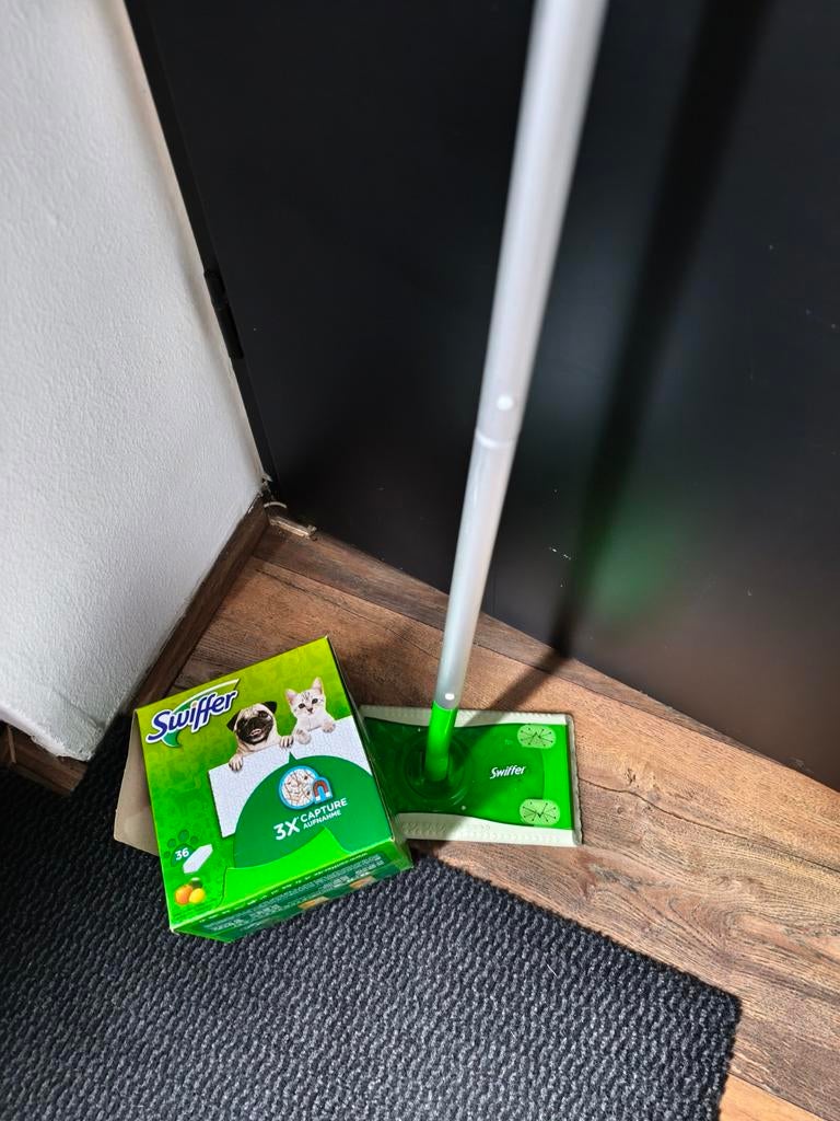 Swiffer met veel doekjes!, Ophalen of Verzenden, Mop of Dweil