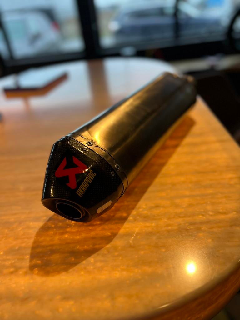 Akrapovič Uitlaat – Topconditie, Motoren, Ophalen of Verzenden