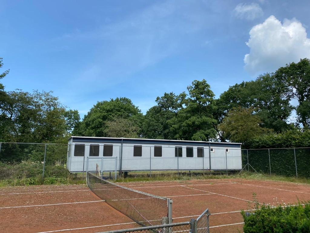 Woonunit opknapper, waterschade!, Ophalen, Gebruikt