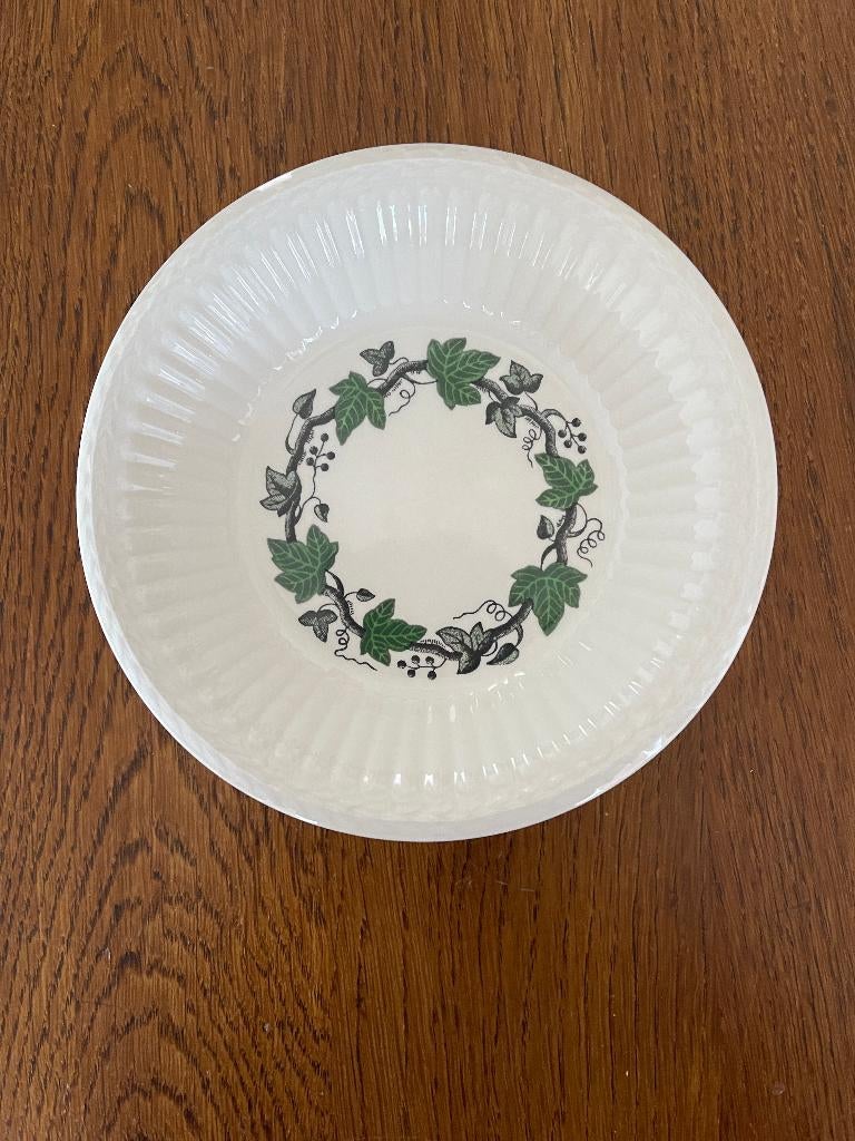 Wedgwood "Stratford" 'Schaaltje' Nieuw, Huis en Inrichting, Keuken | Servies, Nieuw, Ophalen of Verzenden, Schaal of Schalen, Overige stijlen