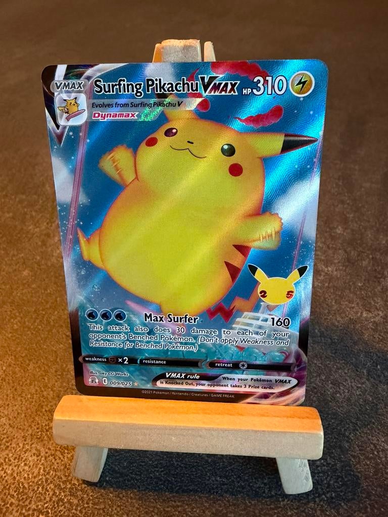 Surfing Pikachu Vmax 009 /025 Pokémon Celebrations 25, Ophalen of Verzenden, Zo goed als nieuw