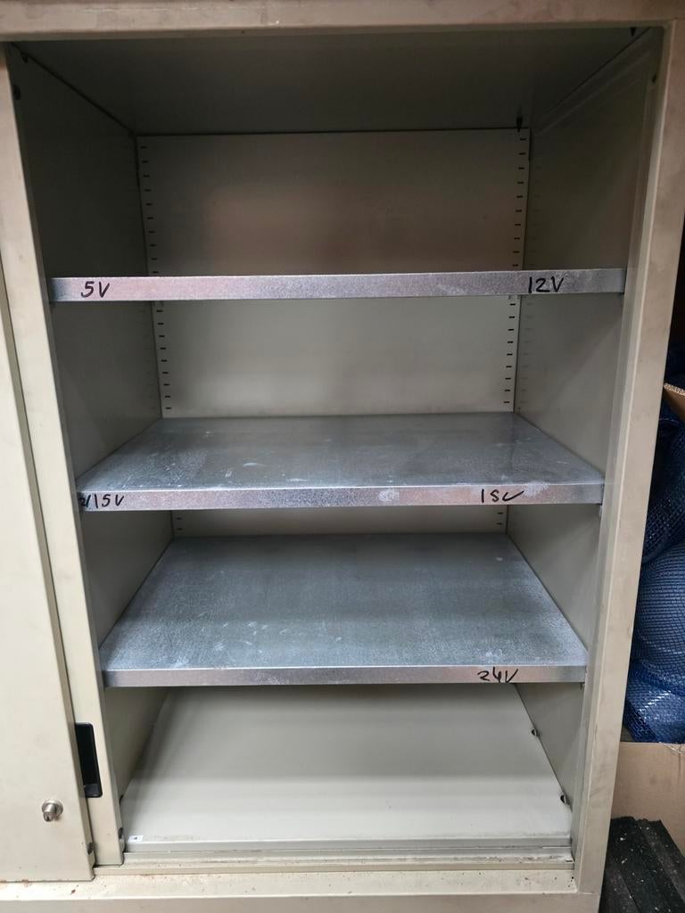 Schuifdeurkast lista 3× werkplaats staal bott inrichting, Ophalen, Gebruikt, 100 tot 150 cm, 100 tot 150 cm