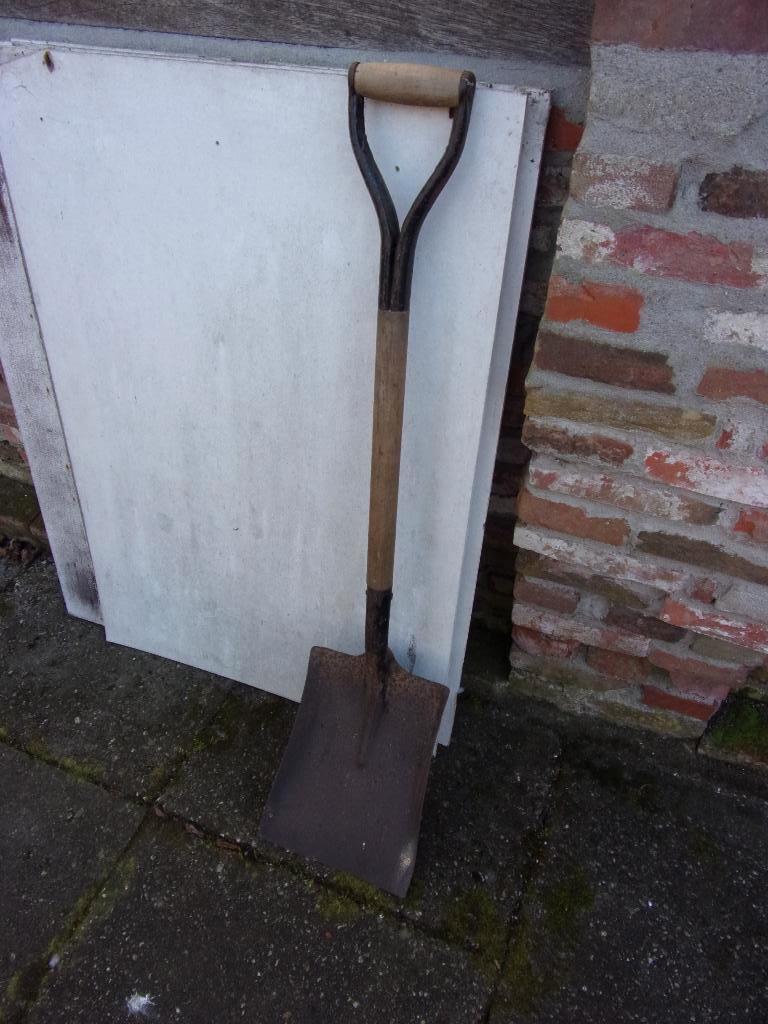 OUDE SCHEP MET HOUTEN STEEL  EN HANDVAT, Ophalen